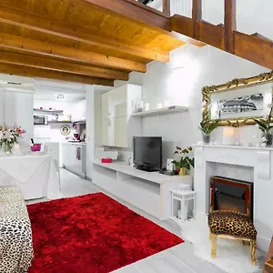 Diana Romantic Loft Rome